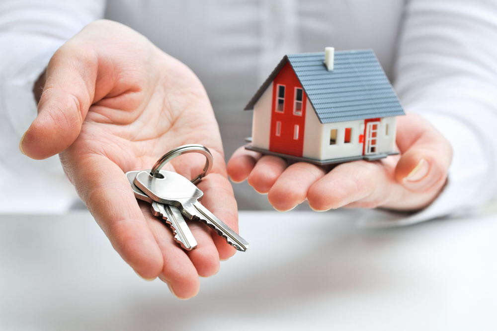 Податки при продажу квартири: скільки заплатить продавець і покупець