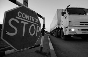 Уряд  ввів тимчасову заборону на переміщення вантажів до Криму