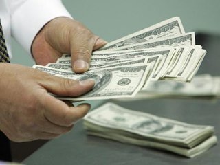 НБУ скасував заборону на доларові кредити