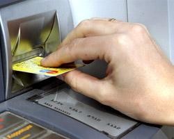 В українців стали виникати проблеми з платіжними картками проблемних банків