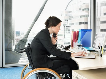 ЄСВ у розмірі 8,41 % на зарплату інваліда: з якої дати нараховуємо?