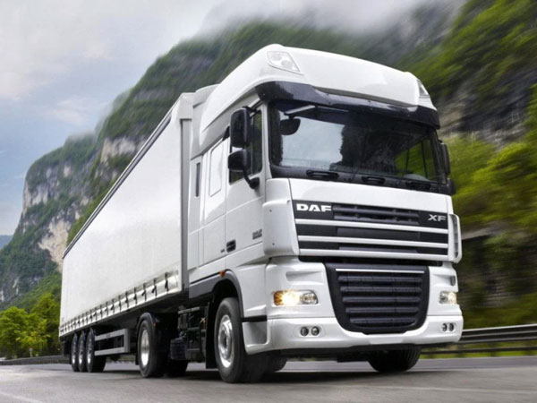 Внутрішні та міжнародні вантажні перевезення: у чому різниця між е-ТТН та е-СMR?