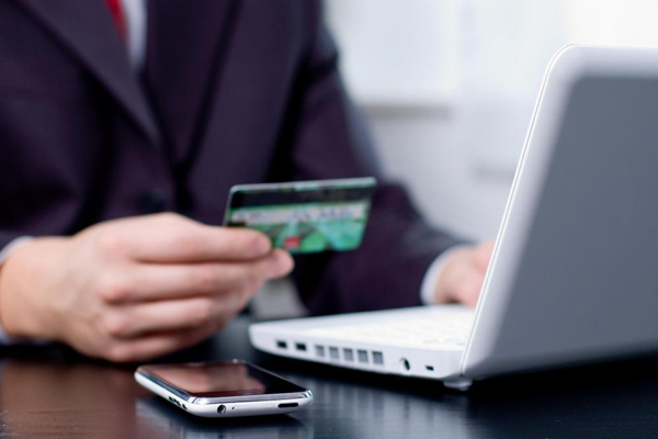 З 1 червня ПриватБанк продовжує пільгові умови кредитування за кредитними картками