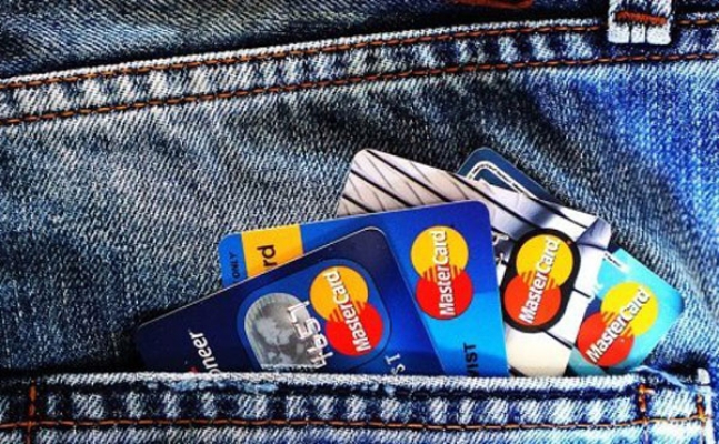 Mastercard планує розширити ліміт поповнення картки готівкою на касах з 5 тис. до 35 тис. грн