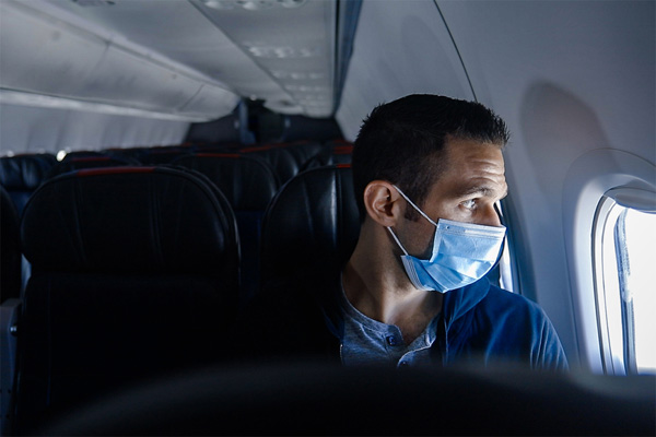 З 12 жовтня МАУ забороняє респіратори на рейсах, носити маску – обов'язково