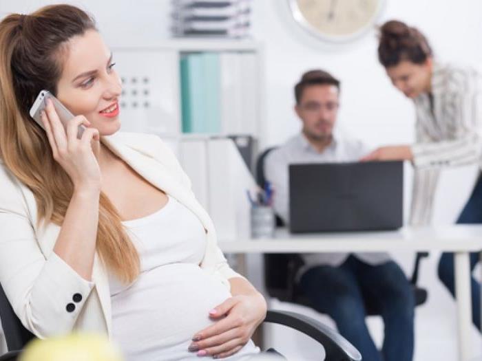 Як перевести працівницю з дітьми чи вагітню на легшу роботу