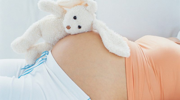 Особливості надання допомоги у зв'язку з вагітністю та пологами