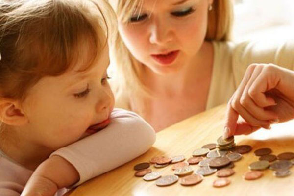Уряд зробив жорсткішою перевірку виплат на дітей