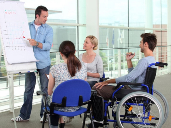Кому з роботодавців треба зареєструватися у Фонді захисту осіб з інвалідністю до 1 лютого?
