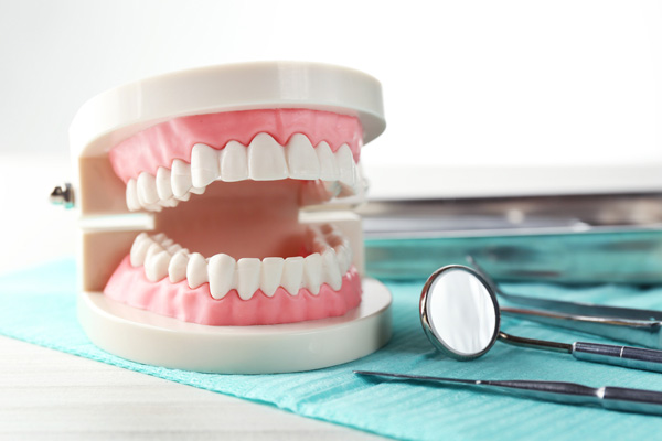 Виготовлення зубних протезів: чи потрібно застосовувати РРО?