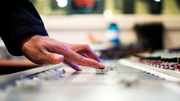 МЕРТ опублікував попередні тарифи на використання музики в закладах