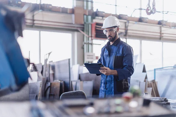 Втручання у роботу незупиненого обладнання під час виробничого процесу: які ризики для працівників?