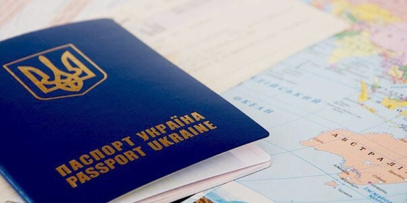 Громадянин України перебуває за кордоном: як отримати ідентифікаційний код у разі його втрати?