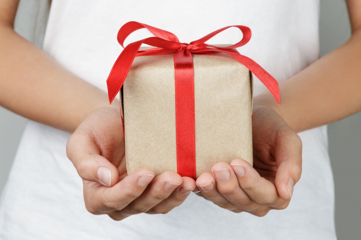 Як оподатковується ПДФО вартість отриманого фізособою подарунка?
