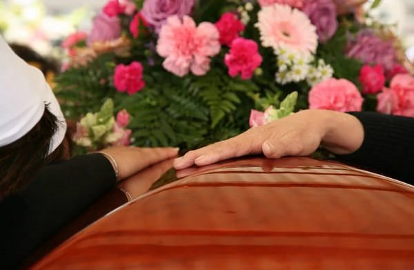 Як отримати допомогу на поховання: роз'яснює ПФУ