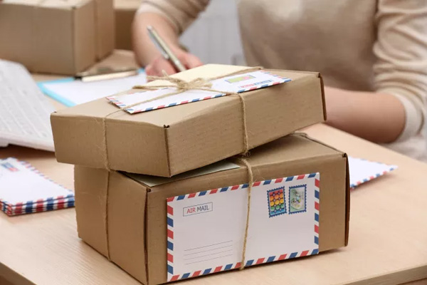 Неоподатковані міжнародні поштові відправлення до 150 євро: законопроєкт №4278