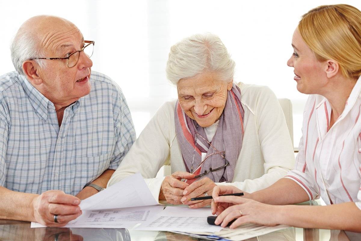 Як нараховувати ЄСВ на зарплату працівника-пенсіонера? – нагадування від ДФС