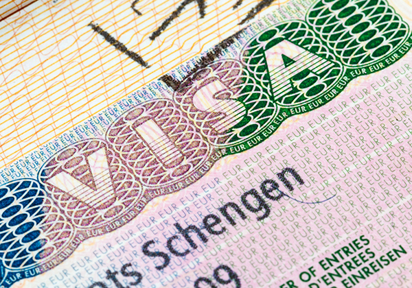 Євросоюз підвищує ціни на шенгенські візи: на скільки та коли?