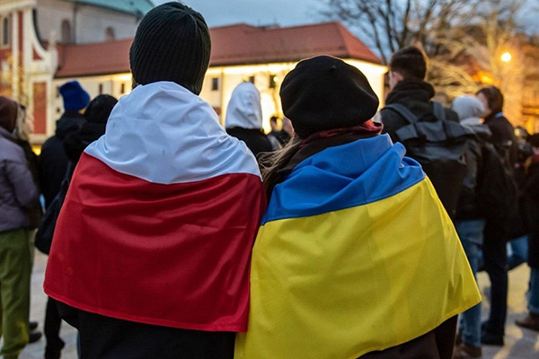 Польський уряд схвалив законопроєкт про допомогу українцям: що зміниться для біженців?