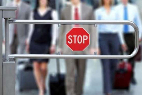 Заброньованим працівникам можуть заборонити виїзд за кордон (але не всім): законопроєкт