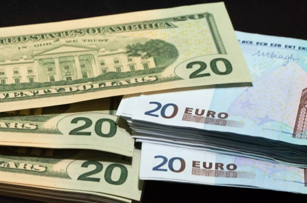 НБУ назвав причини надлишку валюти на ринку у 2019 році
