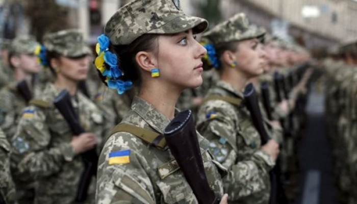 Мобілізація жінок в Україні під час війни: відповідь РНБО