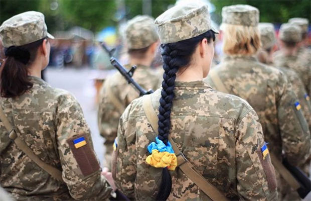 Виїзд з України для жінок на військовому обліку можуть обмежити