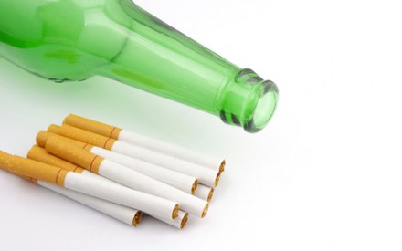 Кабмін введе акцизний податок на роздрібну торгівлю алкоголем, тютюном і паливом