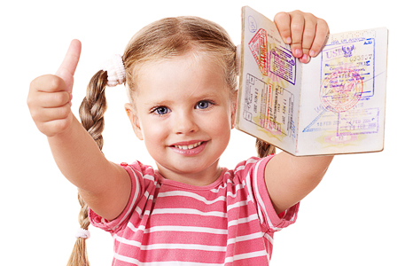 З квітня усім дітям оформлятимуть закордонні паспорти