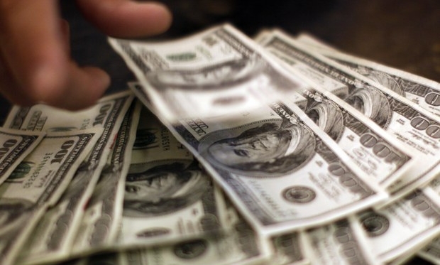 Банкам заборонили купувати валюту для юросіб, що мають більше $ 10 тисяч на рахунках