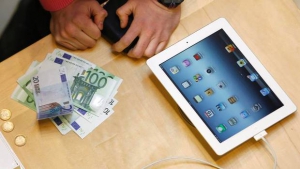 В Україні хочуть ввести податок на ноутбуки і мобільні телефони