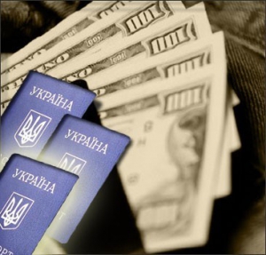 Нацбанк повернув норму про продаж валюти за паспортами