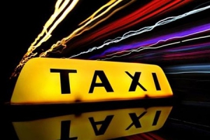 Таксисти в Україні заробляють майже у два рази більше, ніж офісні працівники