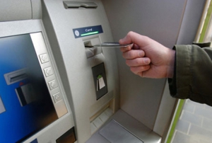ПриватБанк збільшив видачу готівки через банкомати
