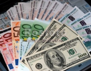 Порядок продажу валютних надходжень та виплати закордонних переказів: роз'яснює НБУ