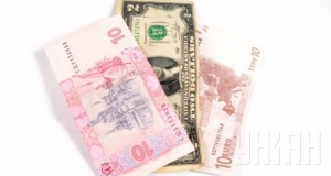 В Україні вводять пенсійний збір при купівлі валюти