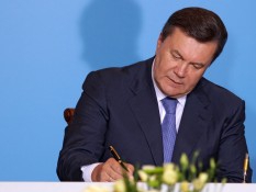 Янукович дозволив відшкодовувати ПДВ казначейськими векселями