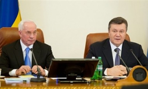 Янукович: Азаров звільнений за власним бажанням