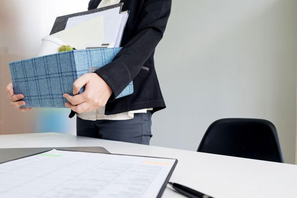 У ВРУ пропонують уточнити підстави звільнення за відсутність на роботі понад три години