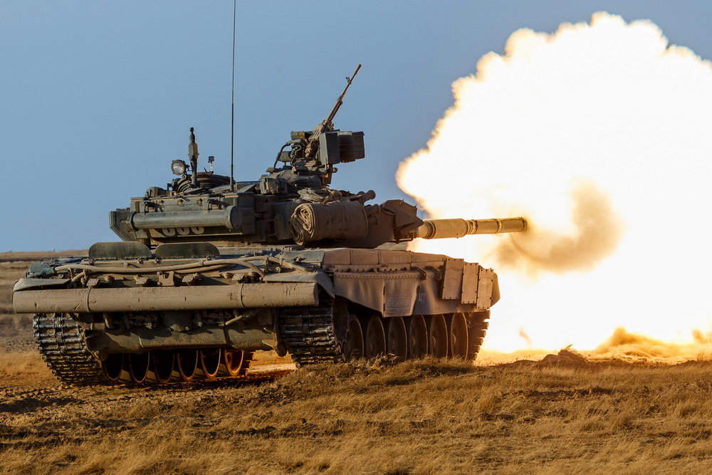 Захопили ворожий танк або БТР: чи треба його декларувати в НАЗК?