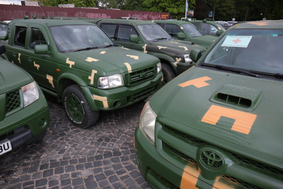 Уряд спростив реєстрацію волонтерських автомобілів для військовослужбовців