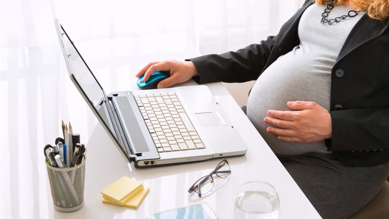 Зміни до КЗпП щодо праці вагітних жінок, матерів-годувальниць та батьків: альтернативний законопроєкт