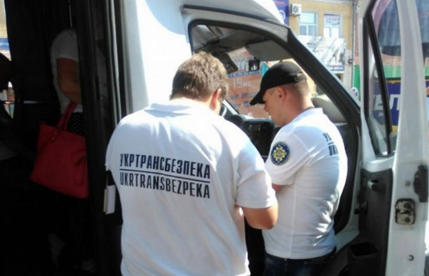 Рейдові перевірки транспорту на дорогах: затверджено Вичерпний перелік питань