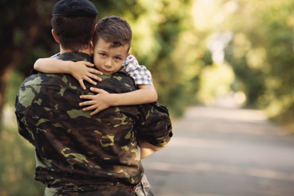 Рада дозволила відпустку для догляду за дитиною обом батькам-військовослужбовцям