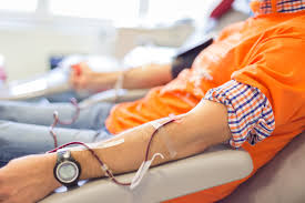 Які гарантії має працівник-донор у разі здавання крові під час відпустки?