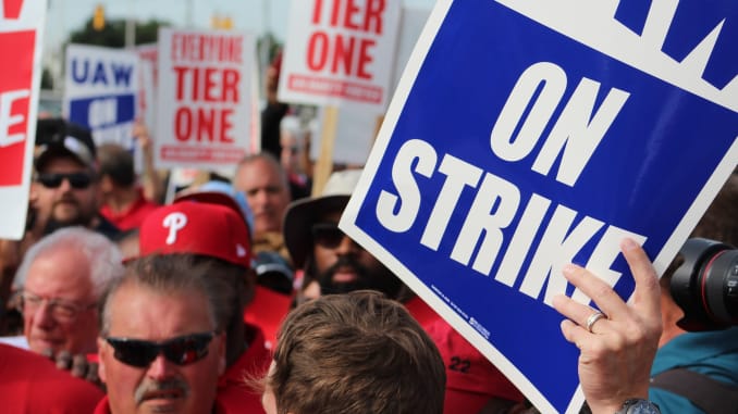 Право працівників на страйки врегулюють окремим законом