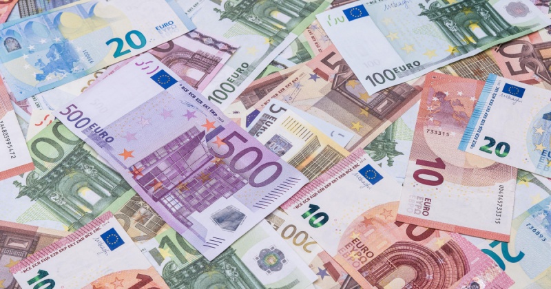 Комітет Гетманцева рекомендує НБУ дозволити вивіз валюти понад 10 тис. євро без підтвердних документів