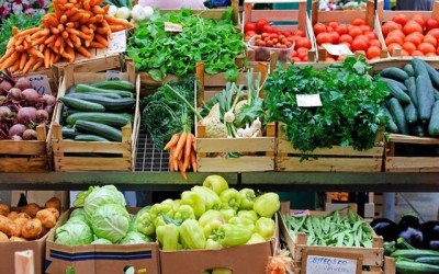 Продаж харчових продуктів тимчасово хочуть звільнити від ПДВ