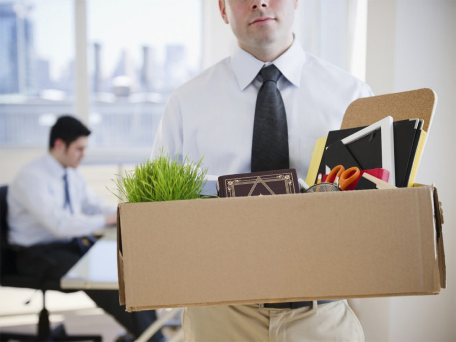 Яка процедура звільнення працівника за власним бажанням у разі переїзду?